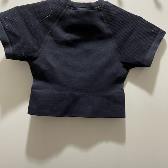 JoyLab Dresses & Skirts - NWT JoyLab Women’s Seamless Crop Short Sleeve Shirt Size XS Flexible Knit Black